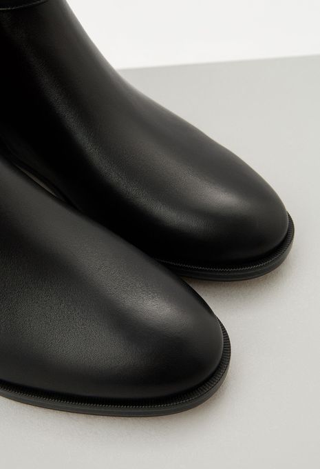 Ботинки