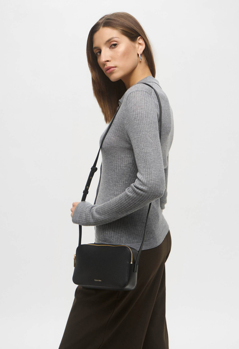 Сумка FOIL LOGO ELONGATED