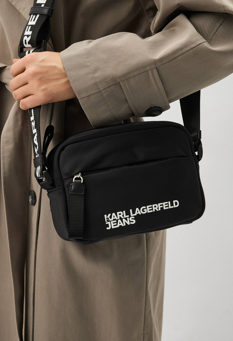 Сумка ESSENTIAL