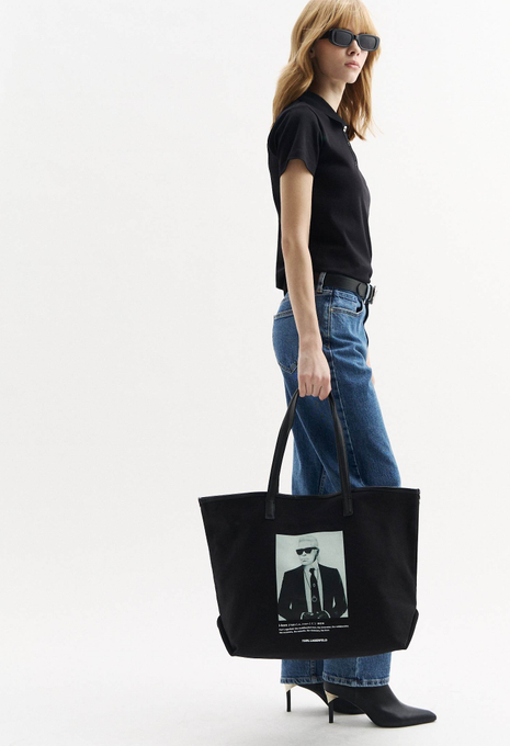 Сумка ESSENTIAL ARTWORK 