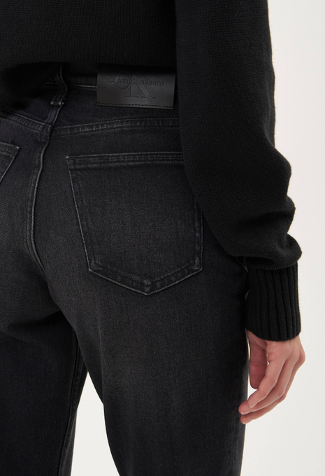 Джинсы MOM JEAN