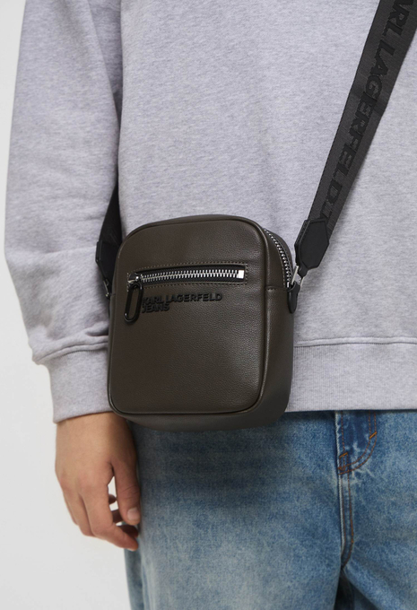 Сумка ESSENTIAL GRAINY