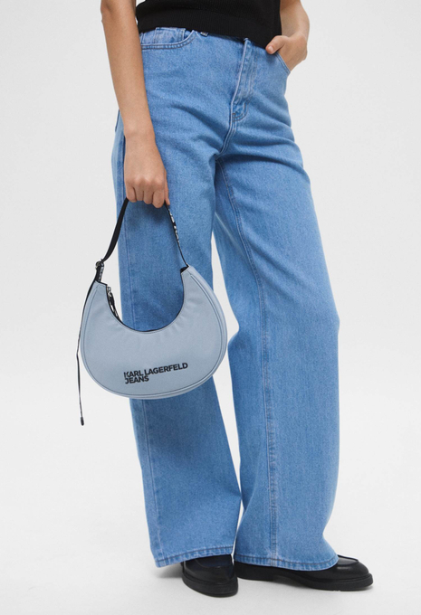 Сумка ESSENTIAL NYLON