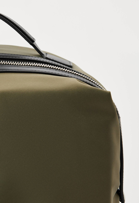 Рюкзак ESSENTIAL NYLON