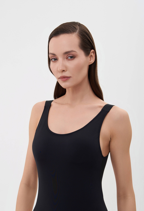 Слитный купальник