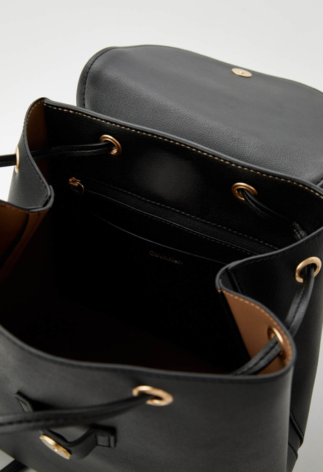 Рюкзак FOIL LOGO FLAP