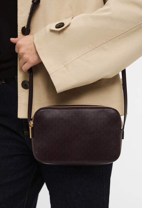 Сумка EMBLEM ELONGATED