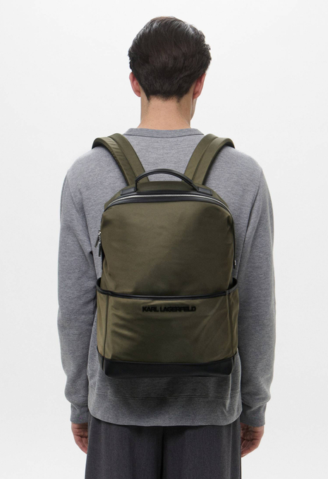 Рюкзак ESSENTIAL NYLON