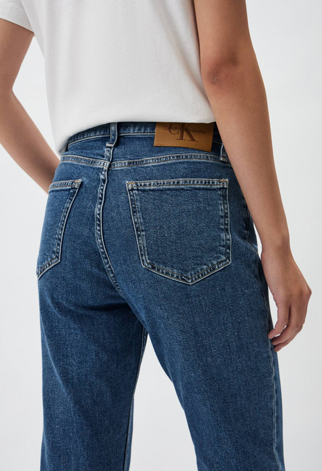 Джинсы MOM JEAN