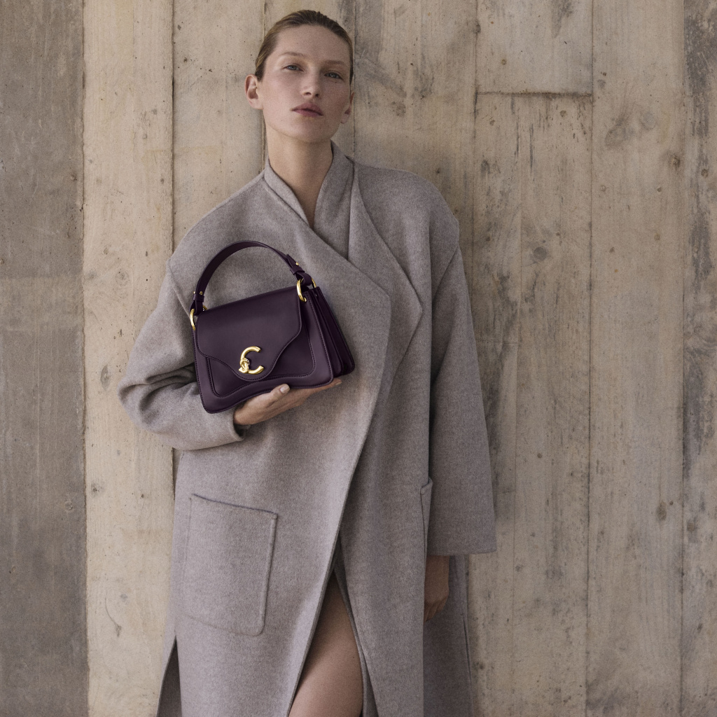 Coccinelle — женская сумка из коллекции FW25 в минималистичном итальянском стиле